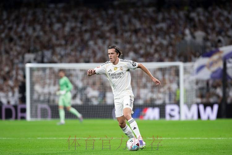 马卡:皇马满意今夏转会操作 相信可以冲击冠军 马卡:皇马满意今夏转会操作 相信可以冲击冠军